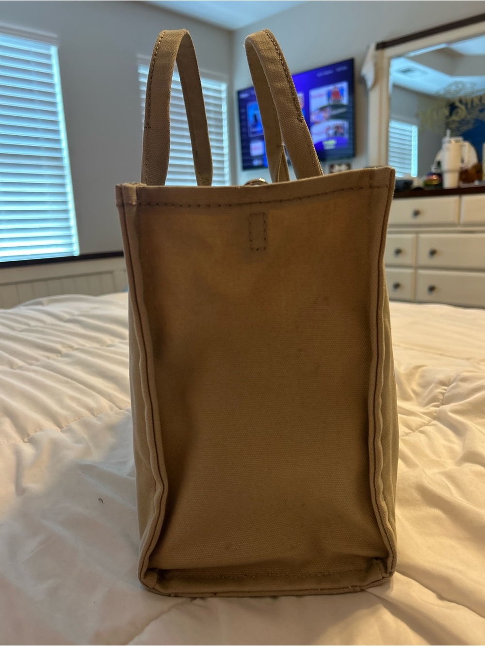 Marc Jacobs Canvas The Tote Bag in Tan with White Logo - Picture 2 of 6